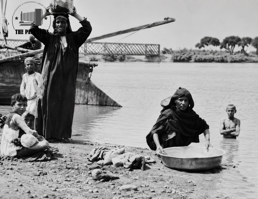 1910 Egypt, on the banks of the Nile in Benha
