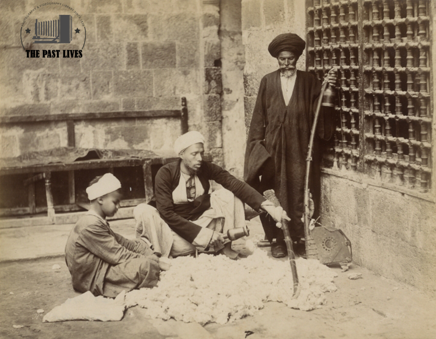 munjid Locals with Unprocessed Cotton – Egypt – 1870