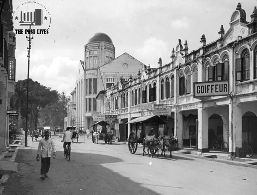 Street in Medan with the Avros rubber producers’ building indonesia 1926