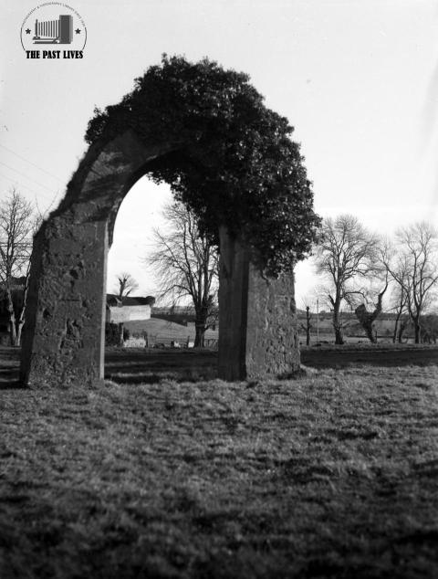 Old Gateway near Tipperary, Ireland 1938