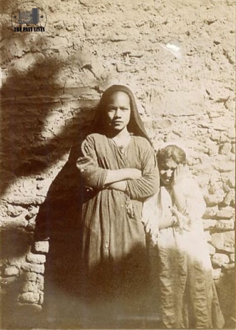 Egypt, two girls from Qena, 1900