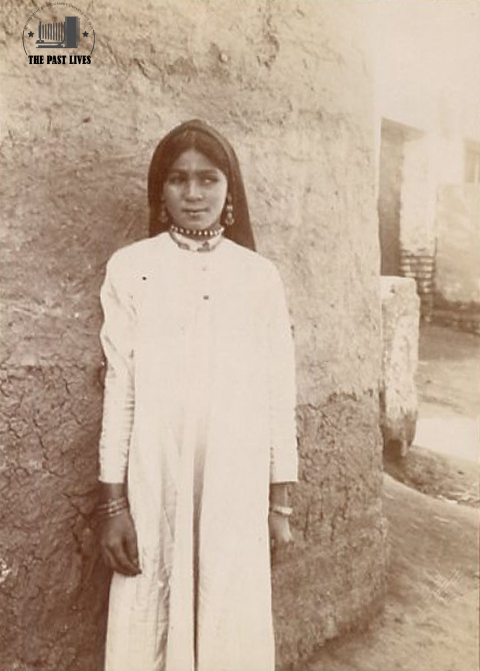 Egypt, a girl from Qena, 1900